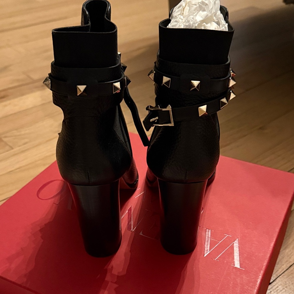 Valentino Garavani Black Pebble Leather Ankle Boots with Silver Studs - Picture 5 of 5